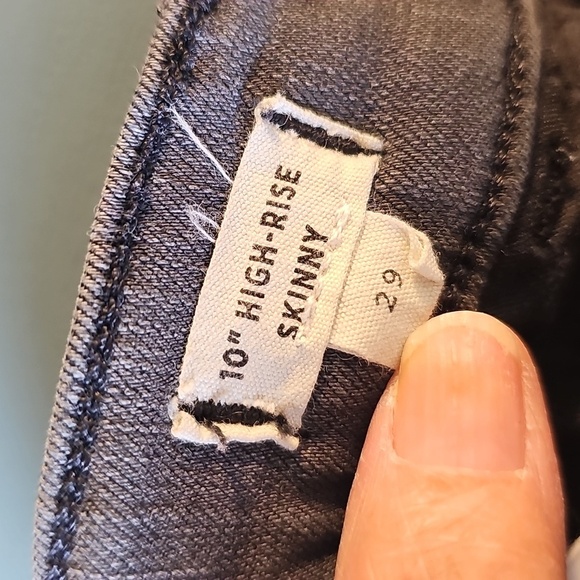 Madewell Black Skinny Jeans with Stretch and Distressed Hem. High Rise Size 29. - Picture 8 of 8